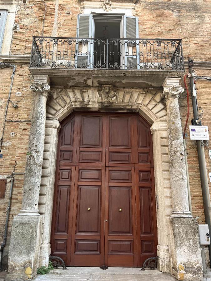 B&B Palazzo Lombardi Lucera Exterior photo